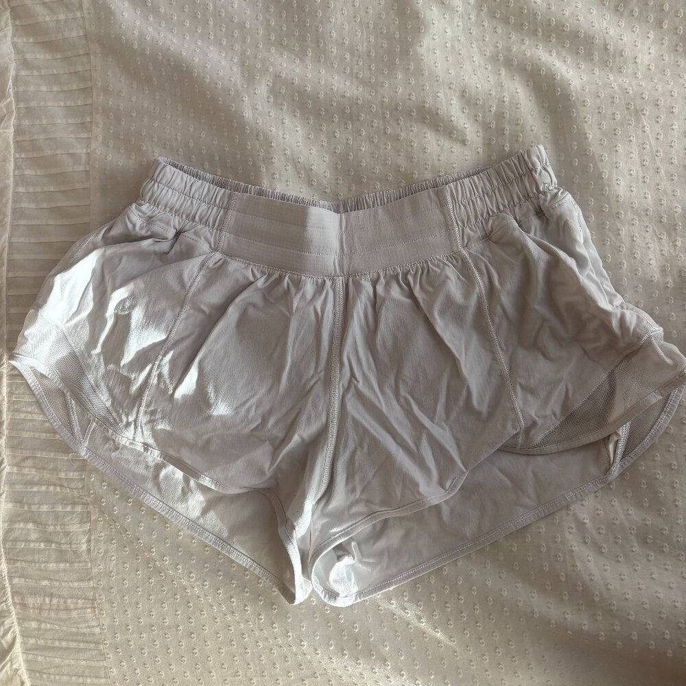 Lululemon Hotty Hot 2.5'" Shorts